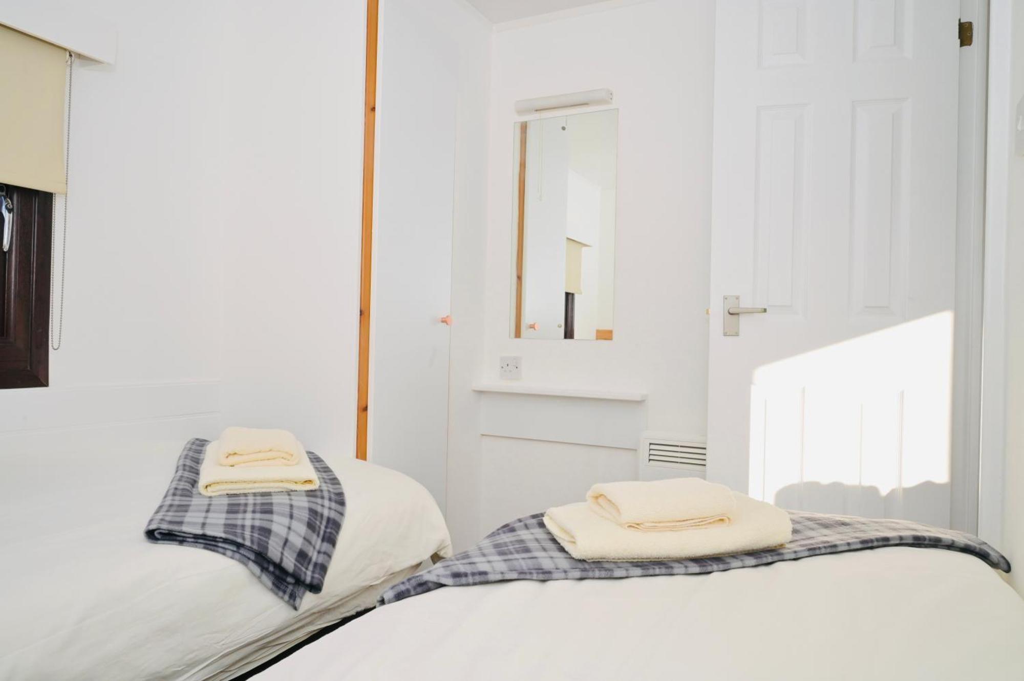 Lodge Cabin With Fabulous Views - Farm Holiday Stranraer Exteriör bild