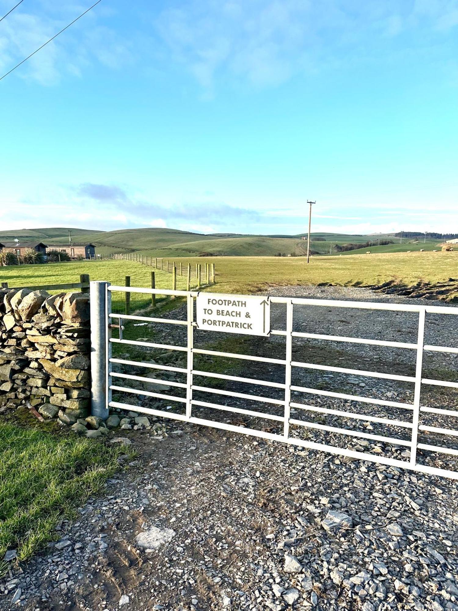 Lodge Cabin With Fabulous Views - Farm Holiday Stranraer Exteriör bild